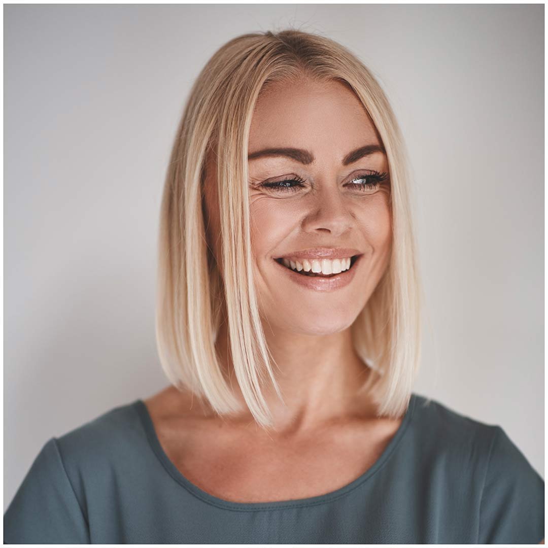 mujer sonriendo