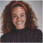 mujer sonriendo2